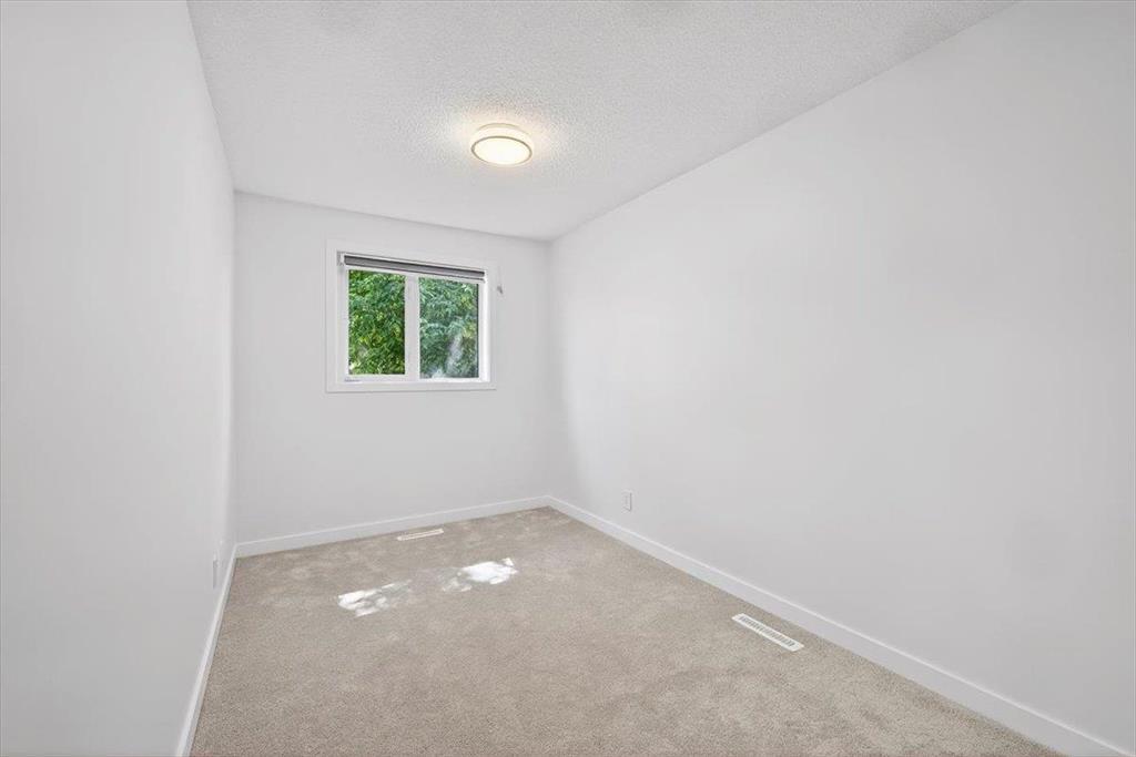 Photo 24 of 98 Cornwall Boulevard, Winnipeg MB