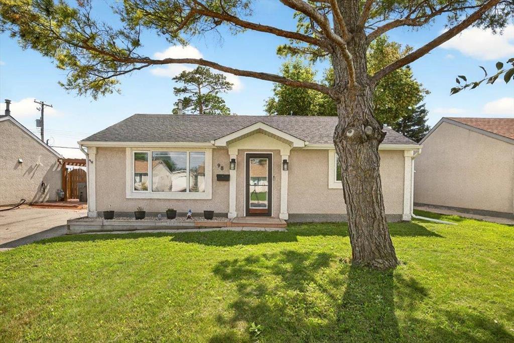 Photo 10 of 98 Cornwall Boulevard, Winnipeg MB