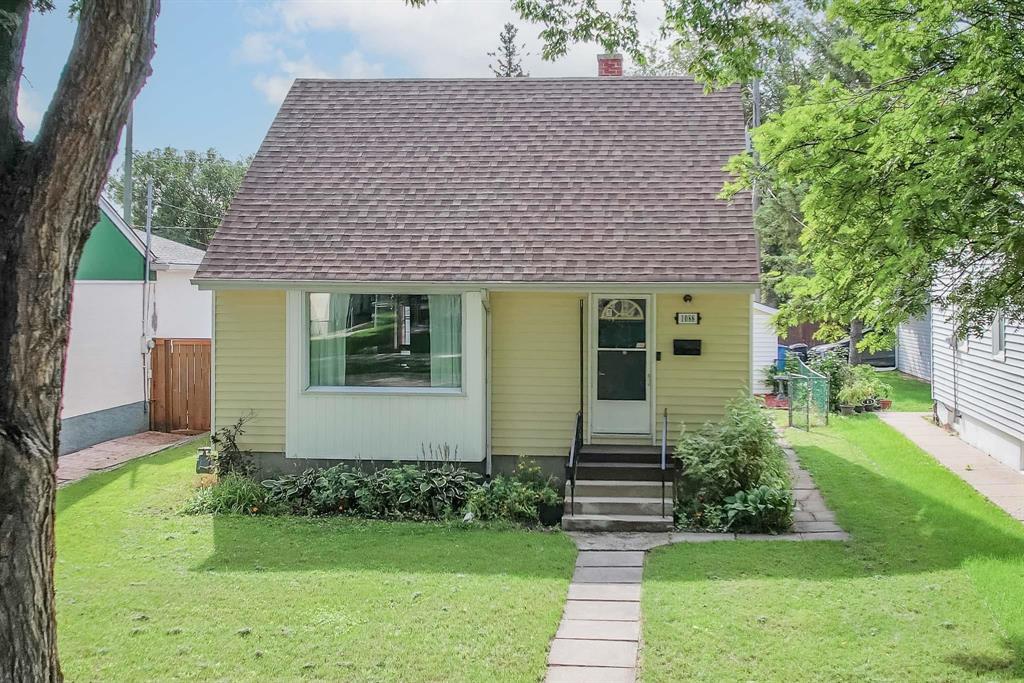 Photo 2 of 1088 Warsaw Avenue, Winnipeg MB
