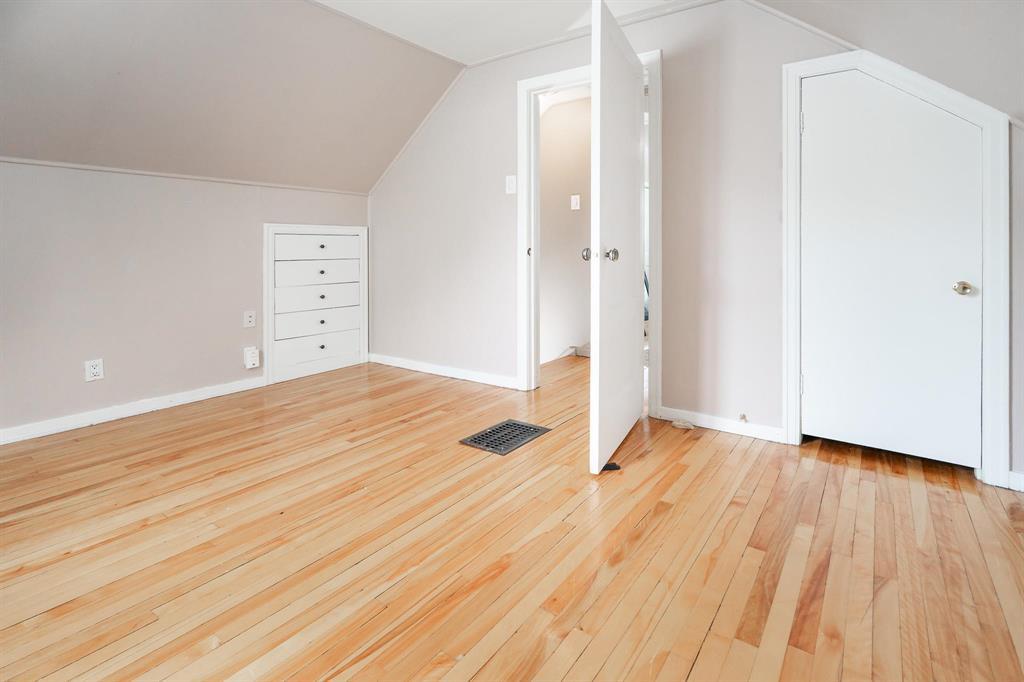 Photo 15 of 1088 Warsaw Avenue, Winnipeg MB
