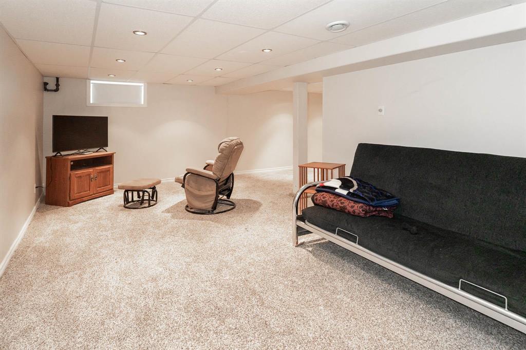 Photo 18 of 1088 Warsaw Avenue, Winnipeg MB