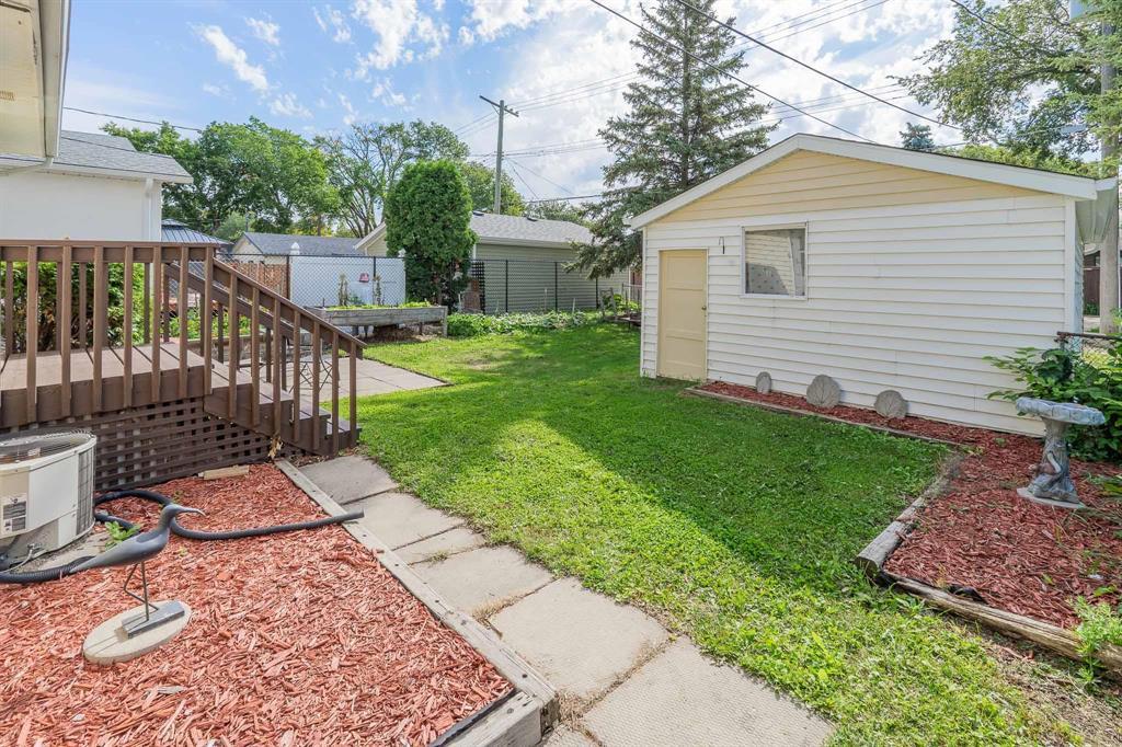 Photo 19 of 1088 Warsaw Avenue, Winnipeg MB