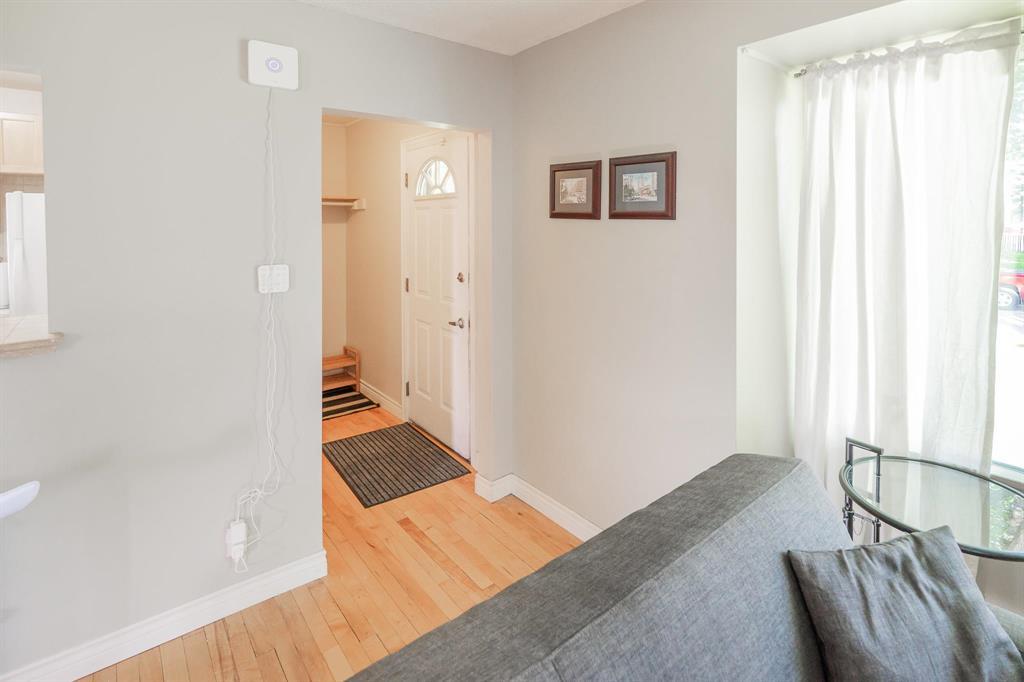 Photo 3 of 1088 Warsaw Avenue, Winnipeg MB