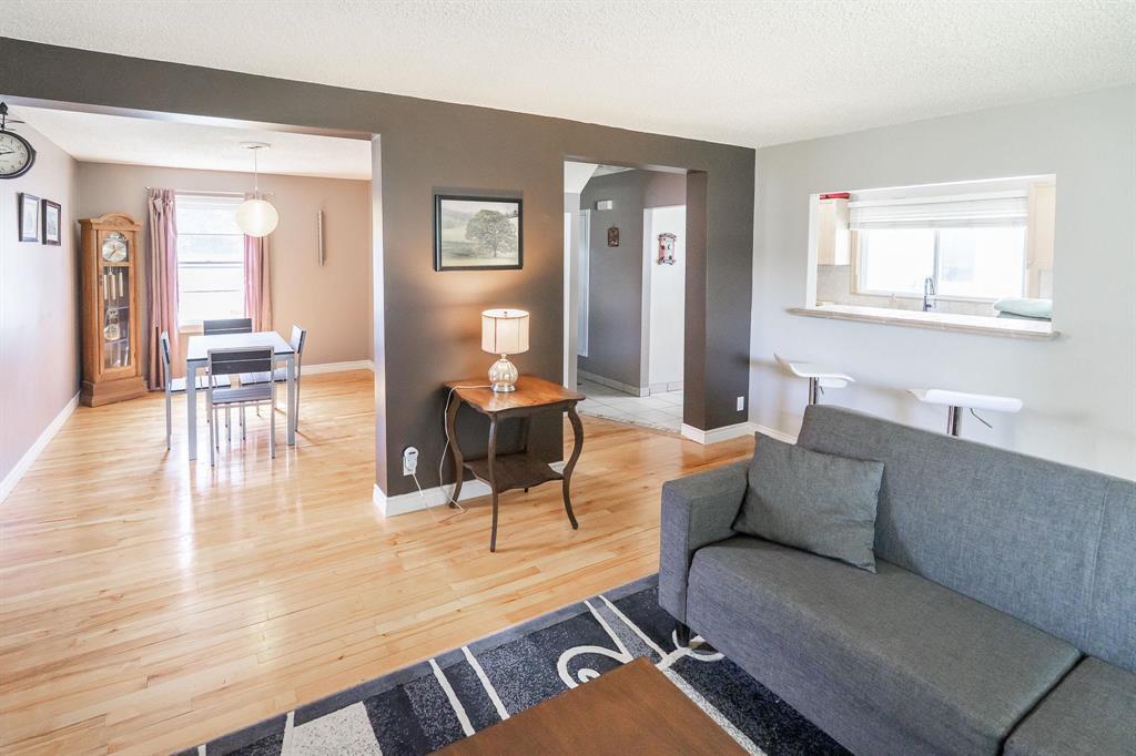 Photo 5 of 1088 Warsaw Avenue, Winnipeg MB