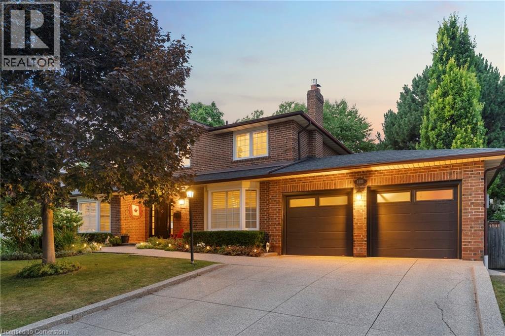Photo 3 of 1511 Jasmine Crescent, Oakville ON