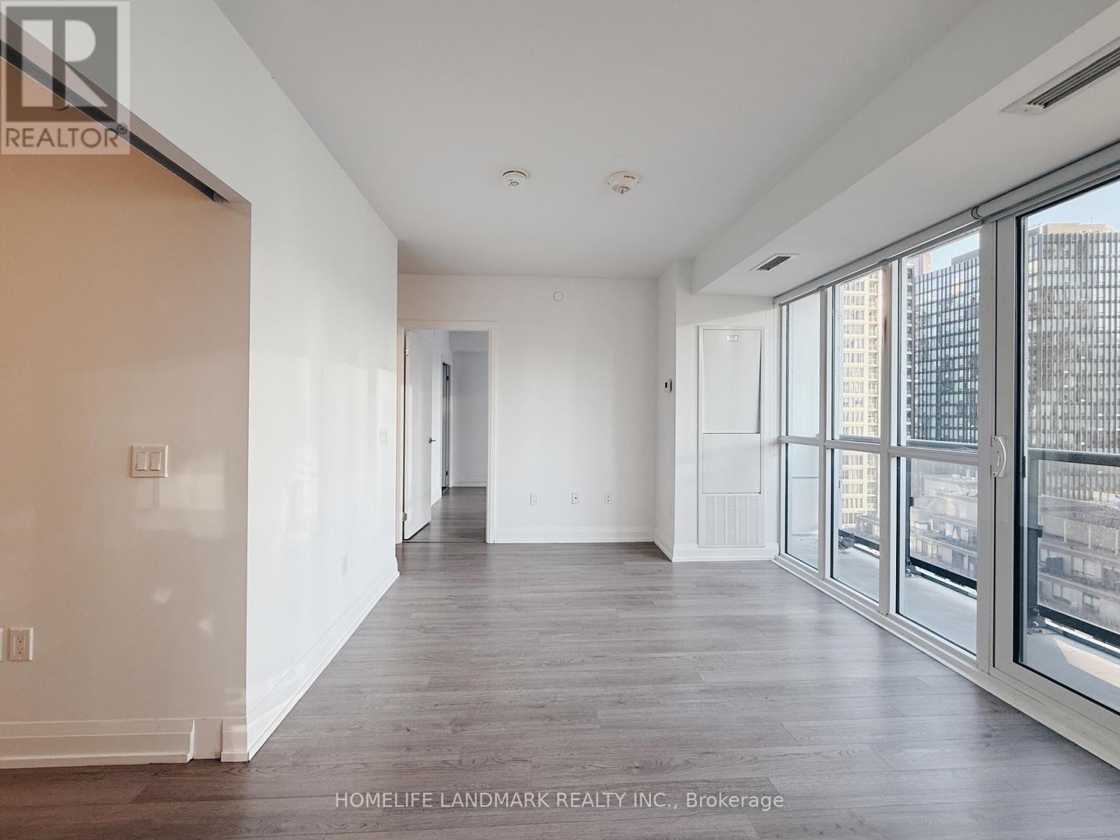 Photo 4 of 1705 77 Mutual Street, Toronto ON