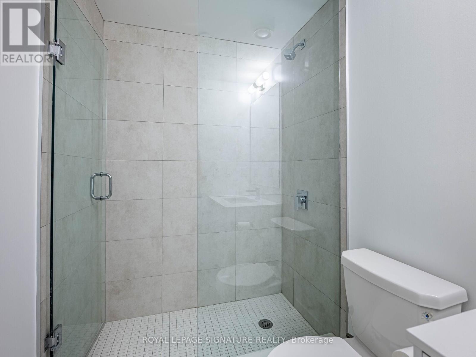 Photo 34 of 525 8 Tippett Road, Toronto ON