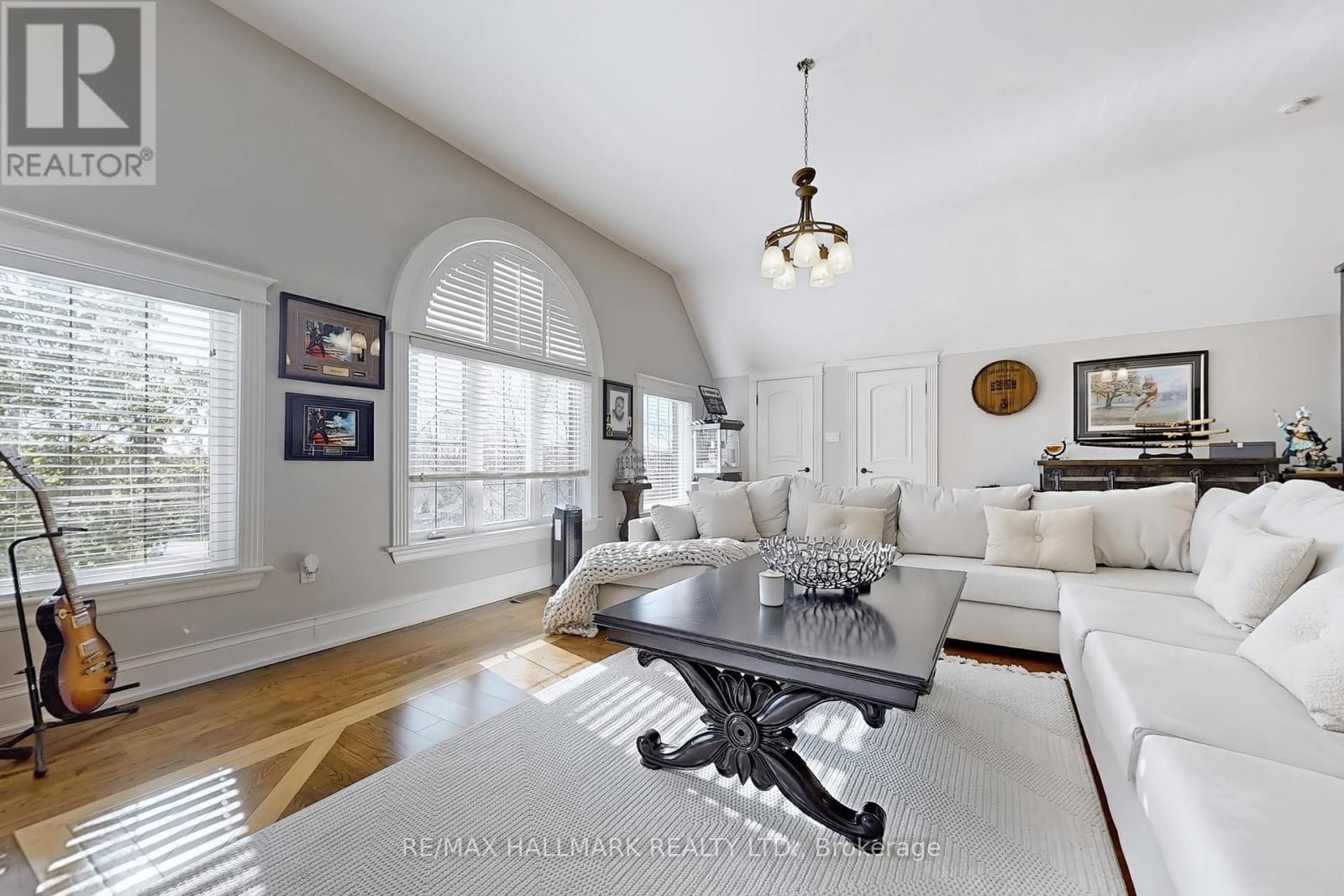 Photo 24 of 83 Hambly Avenue, King ON