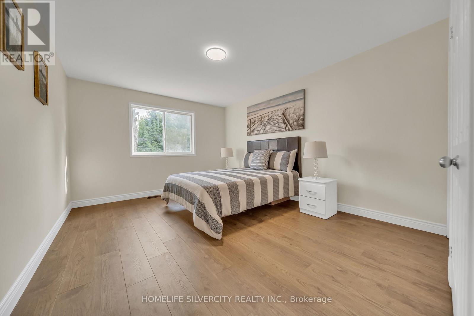 Photo 24 of 17 Sydenham Wells Road, Barrie ON