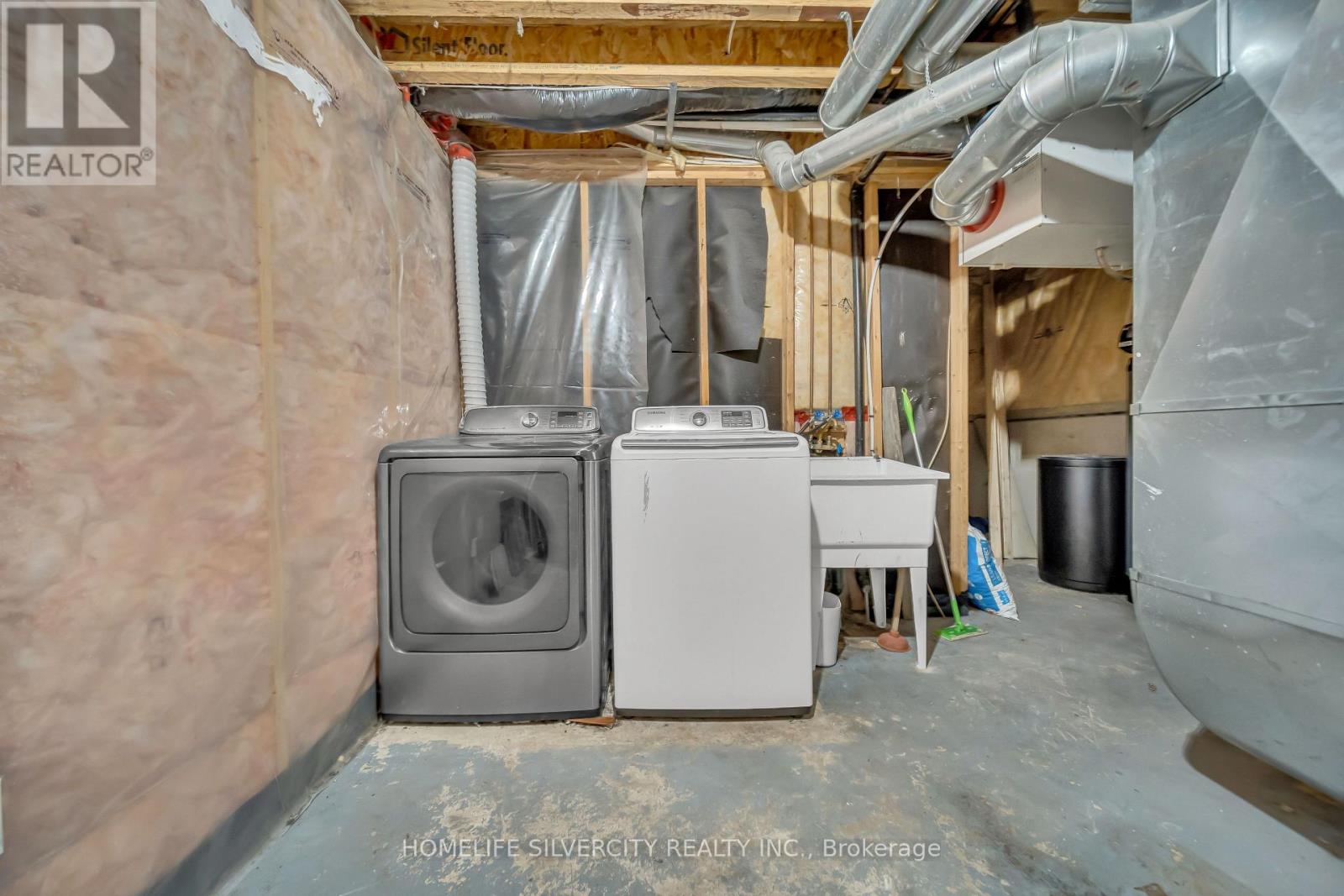 Photo 30 of 17 Sydenham Wells Road, Barrie ON