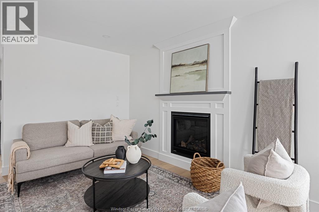 Photo 12 of 70 Medora Avenue East, Essex ON