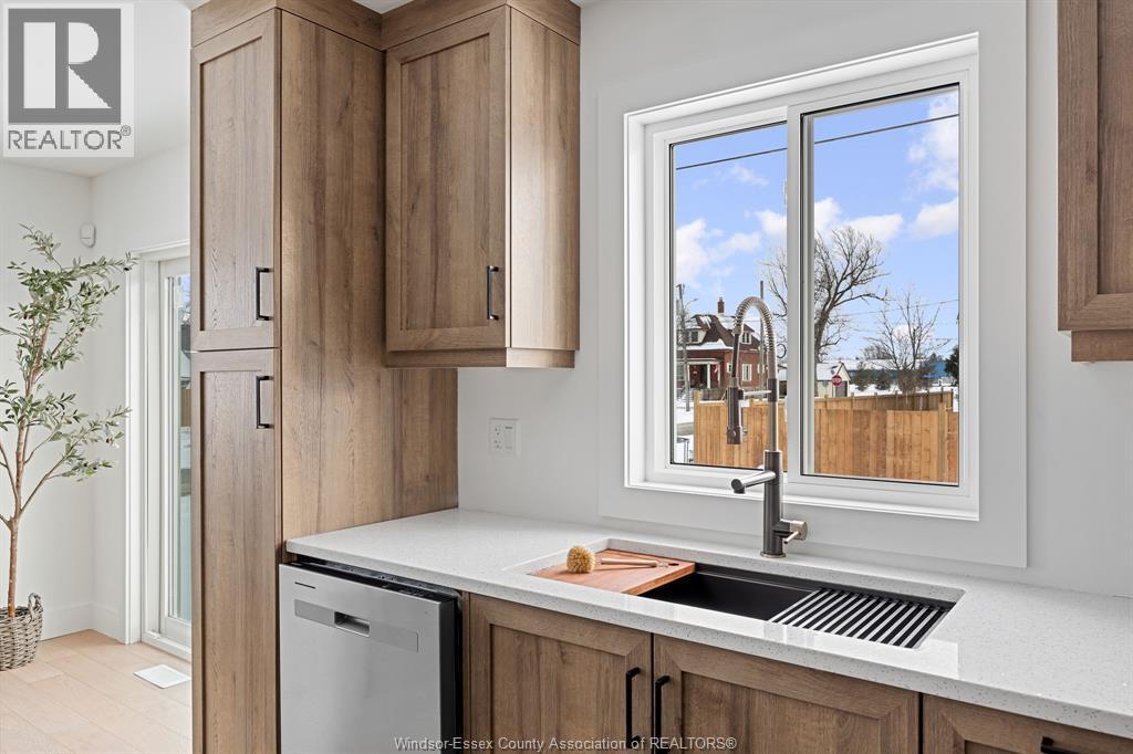 Photo 19 of 70 Medora Avenue East, Essex ON