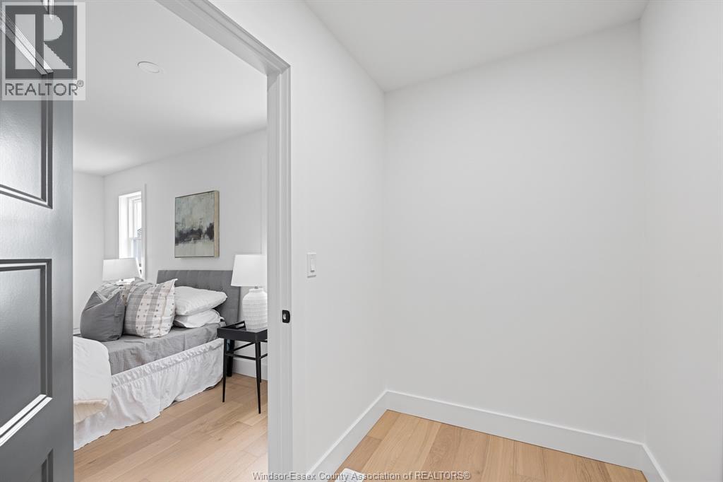 Photo 25 of 70 Medora Avenue East, Essex ON
