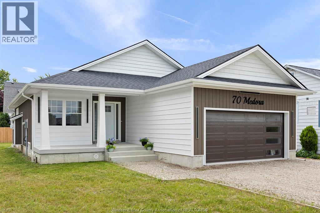 Photo 3 of 70 Medora Avenue East, Essex ON