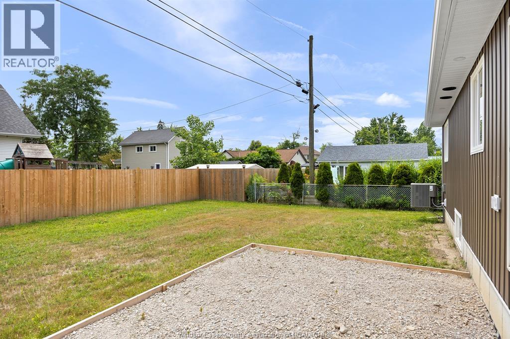 Photo 37 of 70 Medora Avenue East, Essex ON