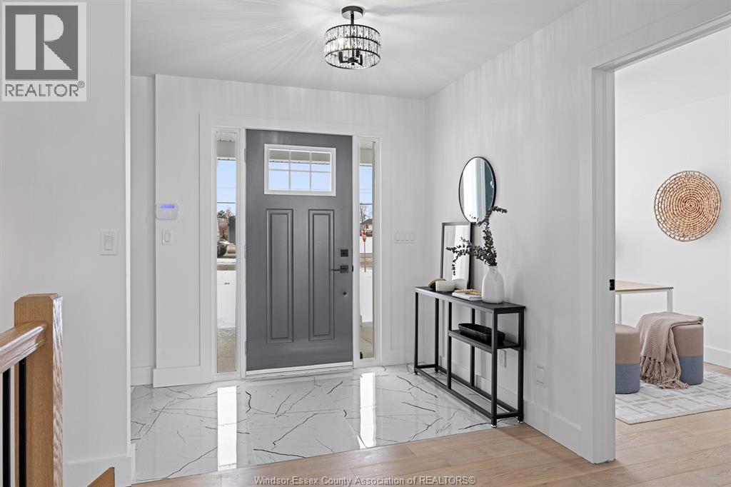 Photo 5 of 70 Medora Avenue East, Essex ON