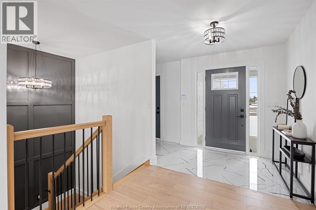 Photo 8 of 70 Medora Avenue East, Essex ON
