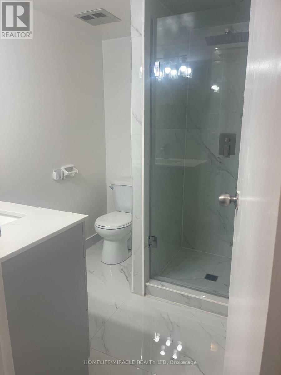 Photo 11 of 1708 3650 Kaneff Crescent, Mississauga ON