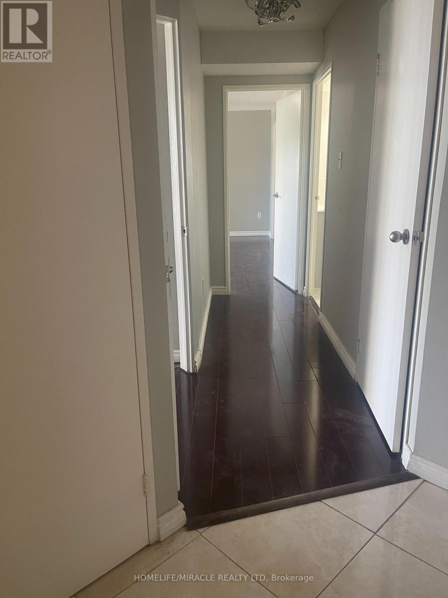 Photo 6 of 1708 3650 Kaneff Crescent, Mississauga ON
