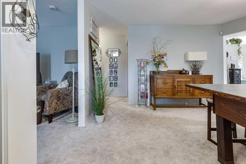 Photo 7 of 12 Mcphee Street, Red Deer AB