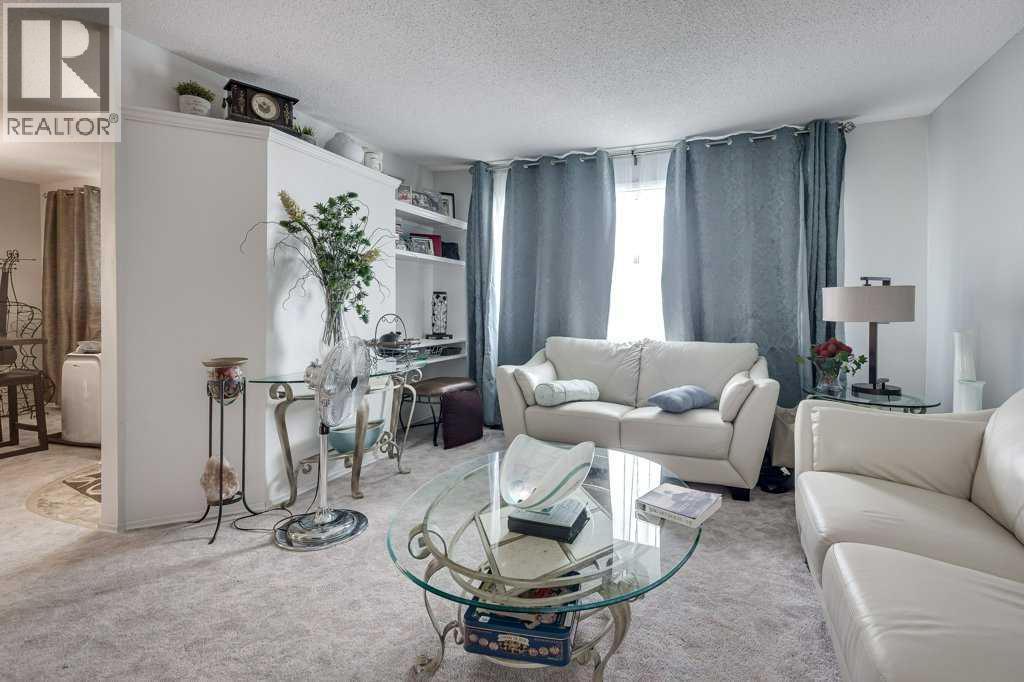 Photo 9 of 12 Mcphee Street, Red Deer AB