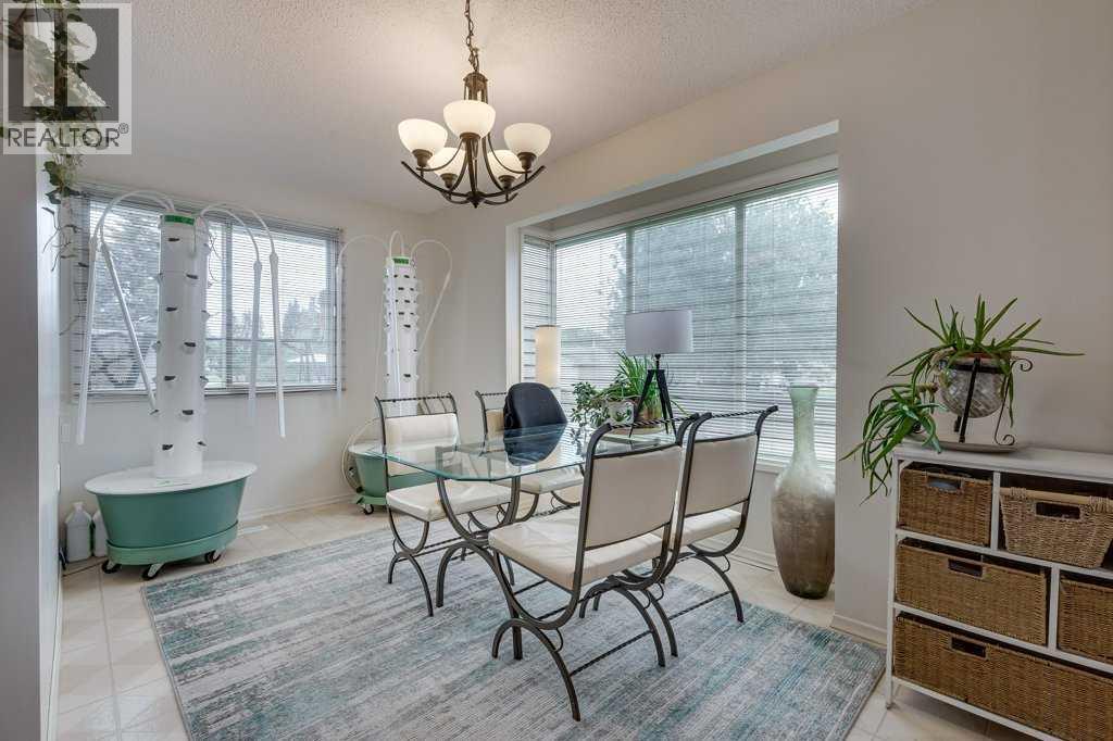 Photo 8 of 12 Mcphee Street, Red Deer AB