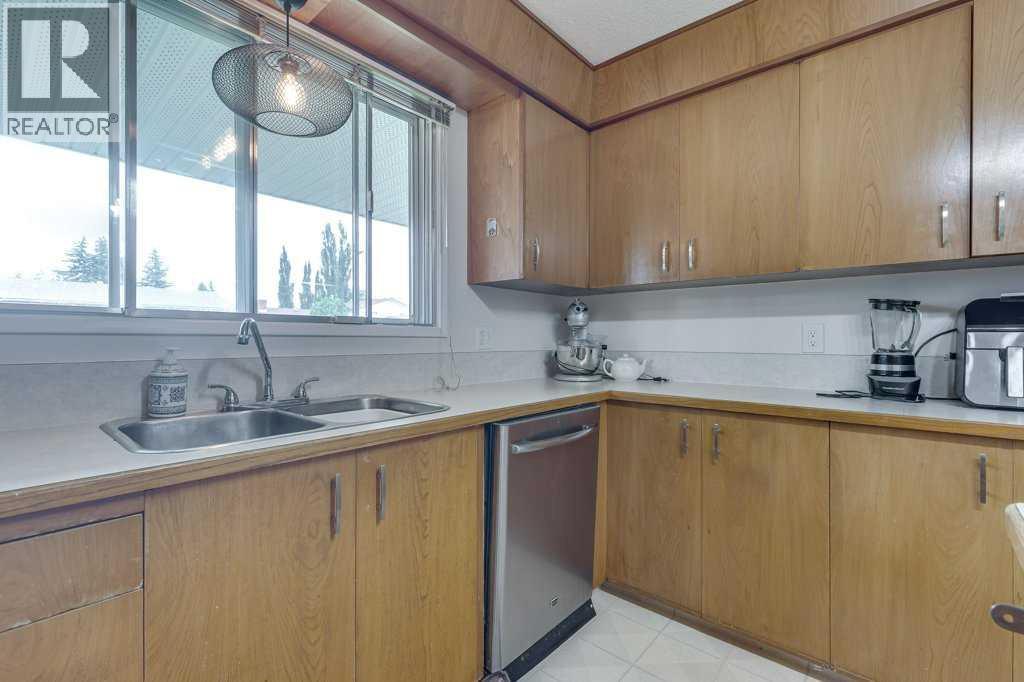 Photo 14 of 12 Mcphee Street, Red Deer AB