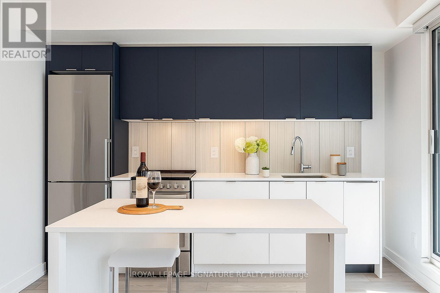 Photo 14 of 525 8 Tippett Road, Toronto ON