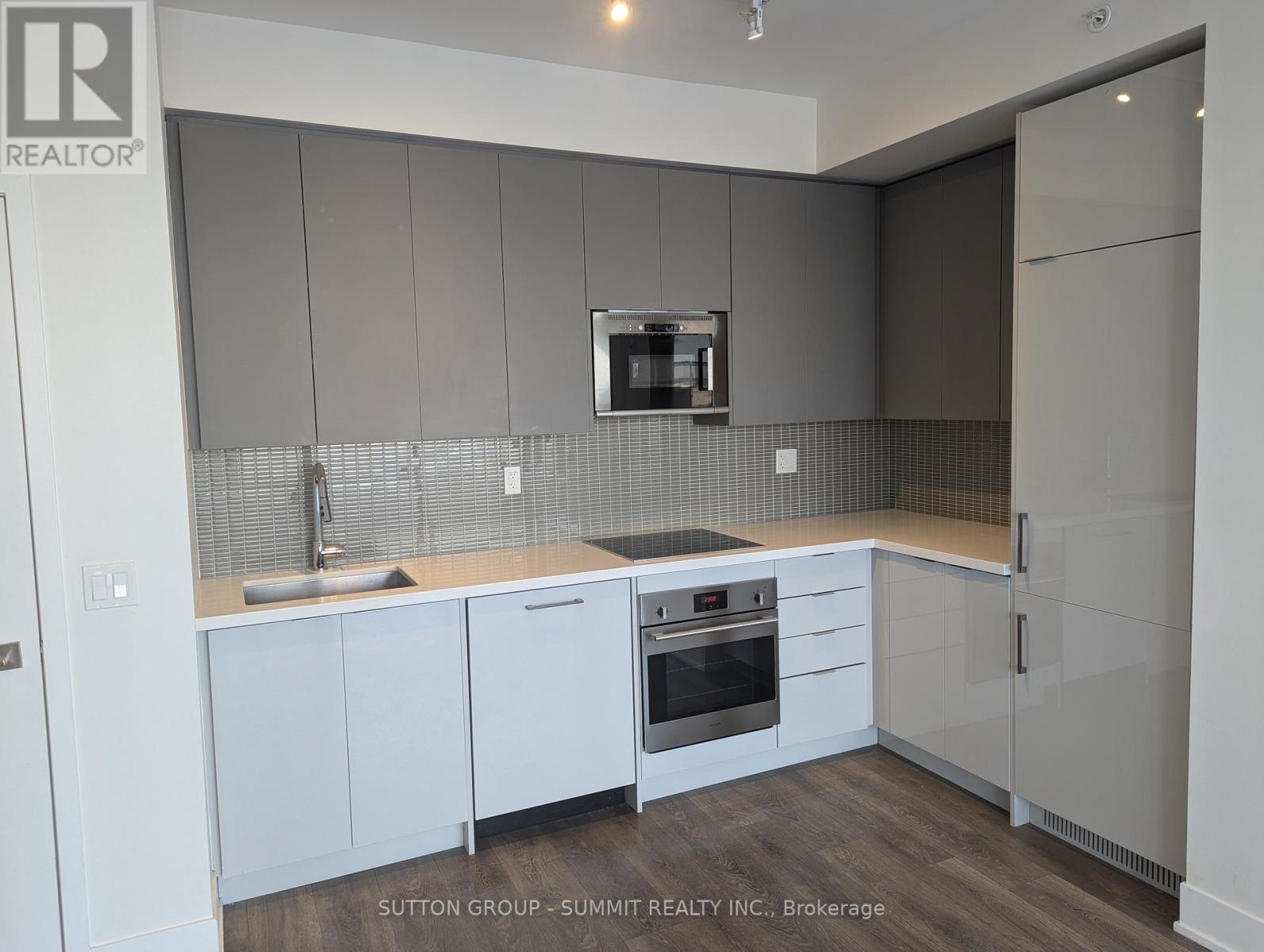 Photo 8 of 707 2908 Highway 7, Vaughan ON