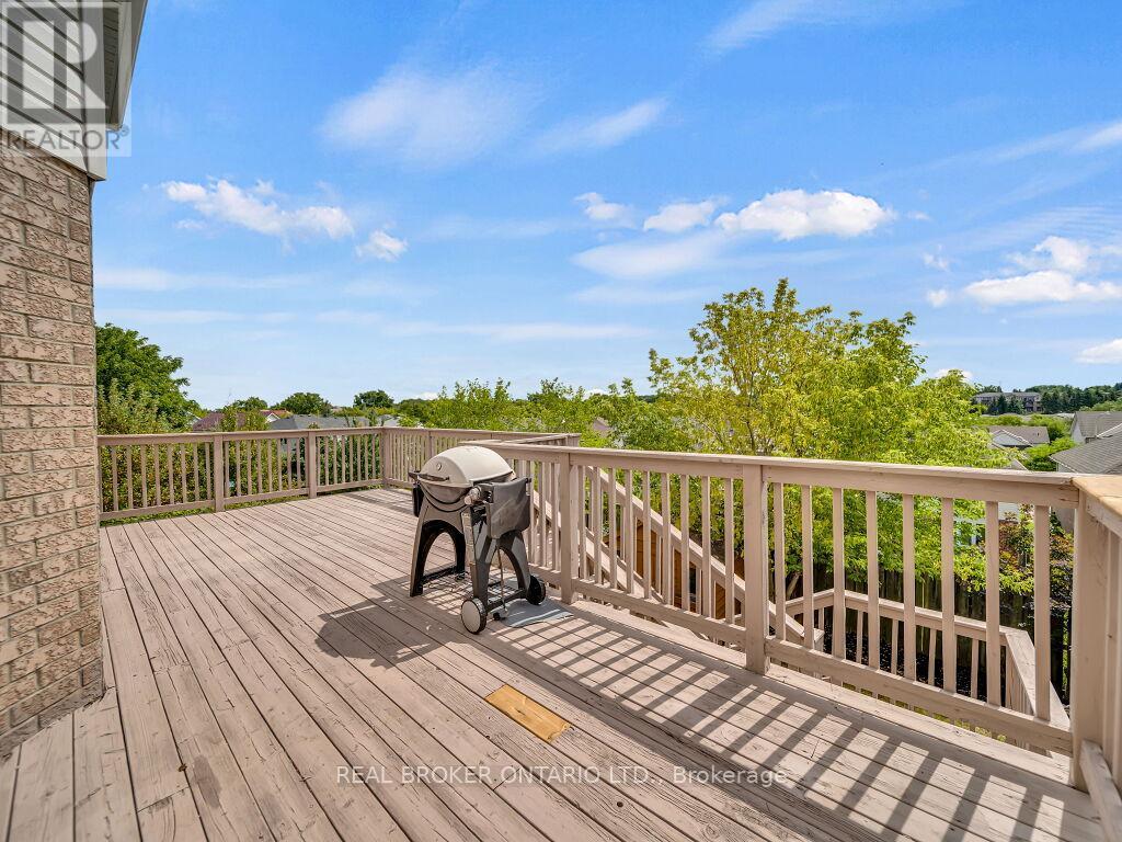 Photo 44 of 141 Hollyridge Crescent, Kitchener ON