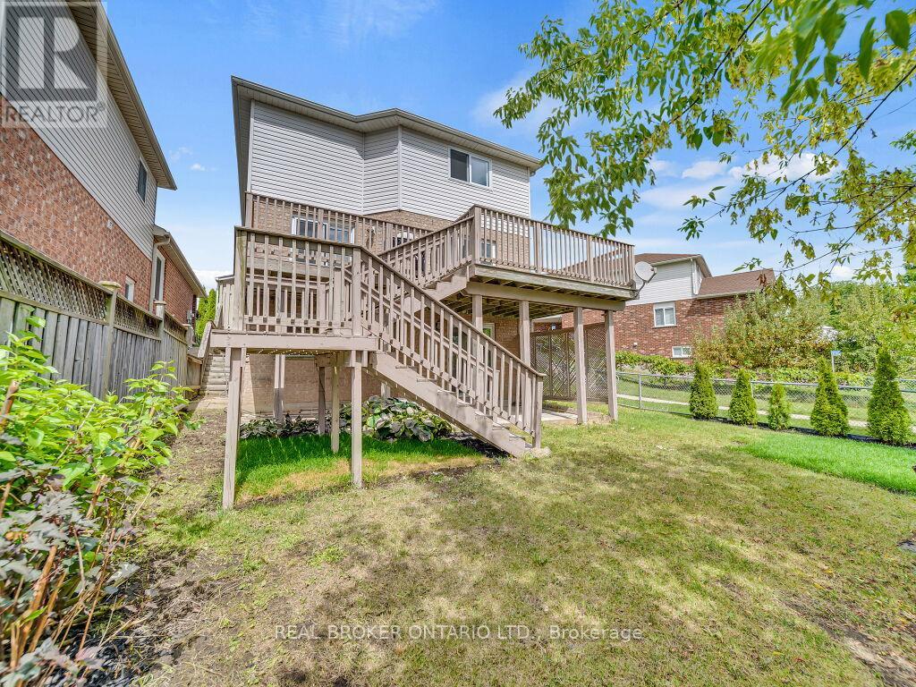 Photo 48 of 141 Hollyridge Crescent, Kitchener ON