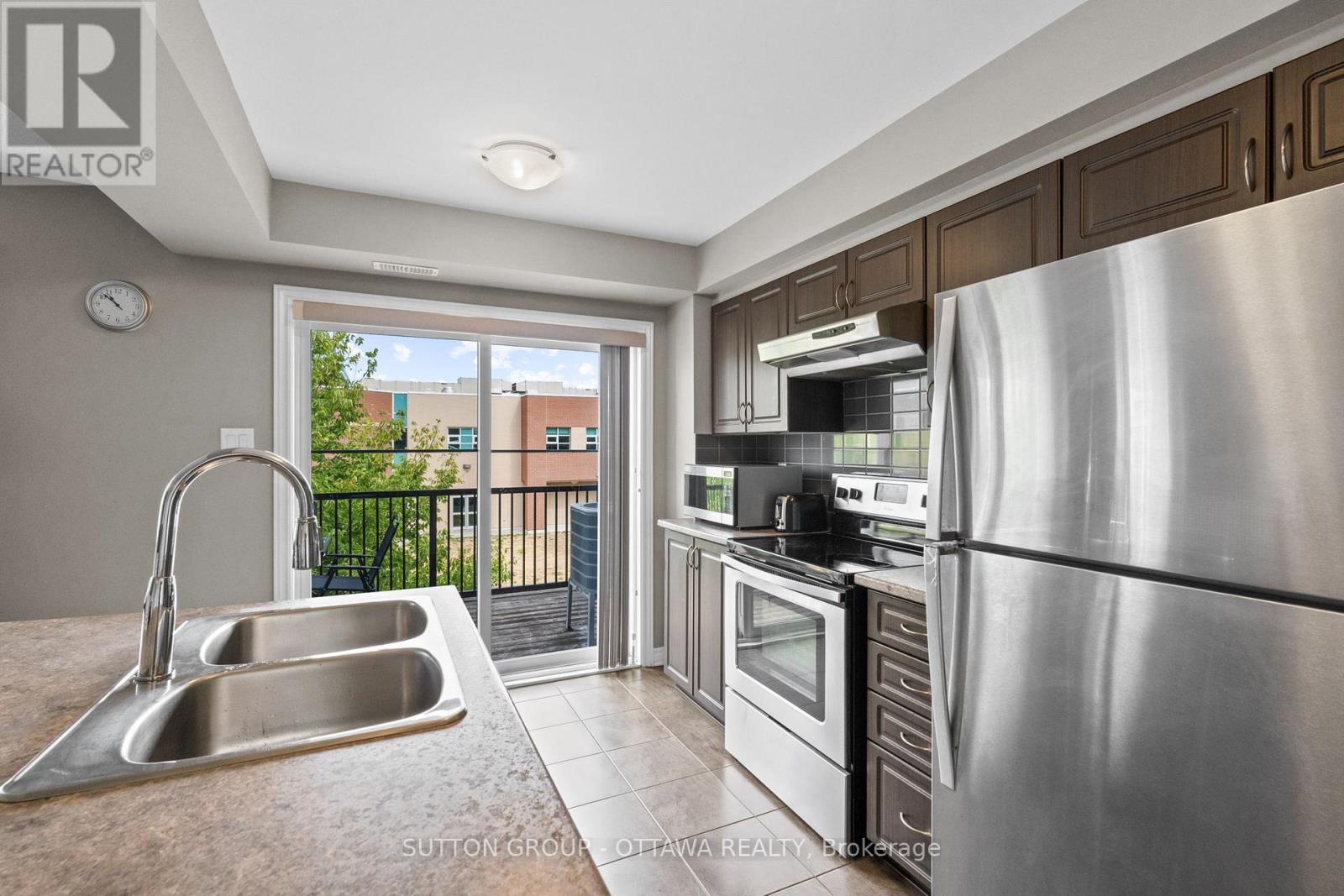 Photo 12 of 474 Clearbrook Drive, Ottawa ON