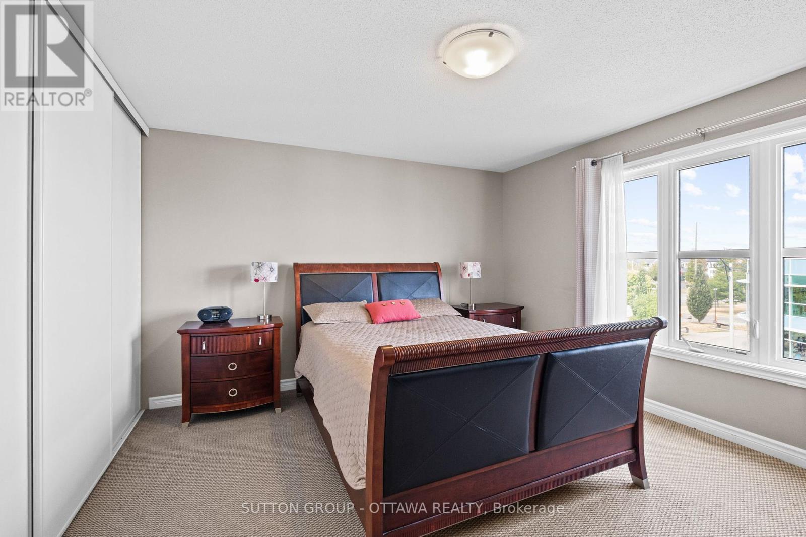 Photo 22 of 474 Clearbrook Drive, Ottawa ON