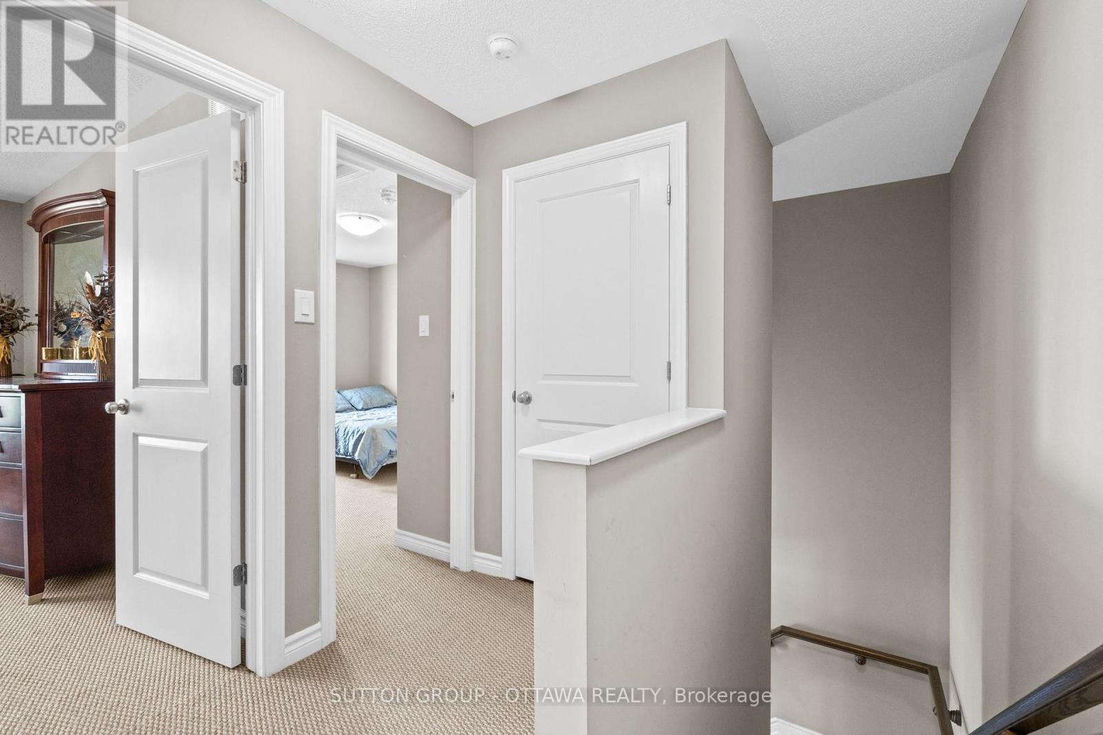 Photo 25 of 474 Clearbrook Drive, Ottawa ON
