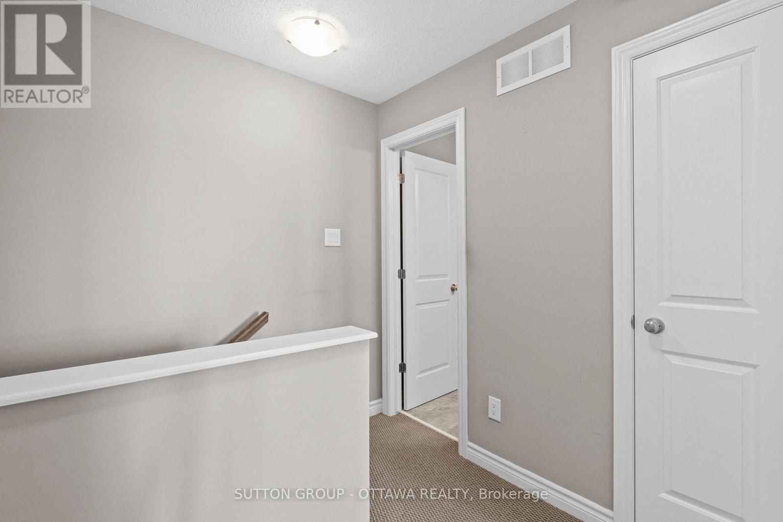 Photo 7 of 474 Clearbrook Drive, Ottawa ON