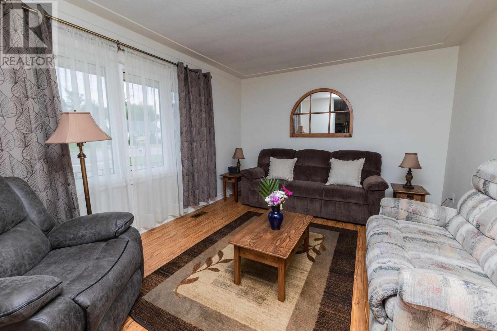 Photo 13 of 617 Boundary Rd, Sault Ste Marie ON