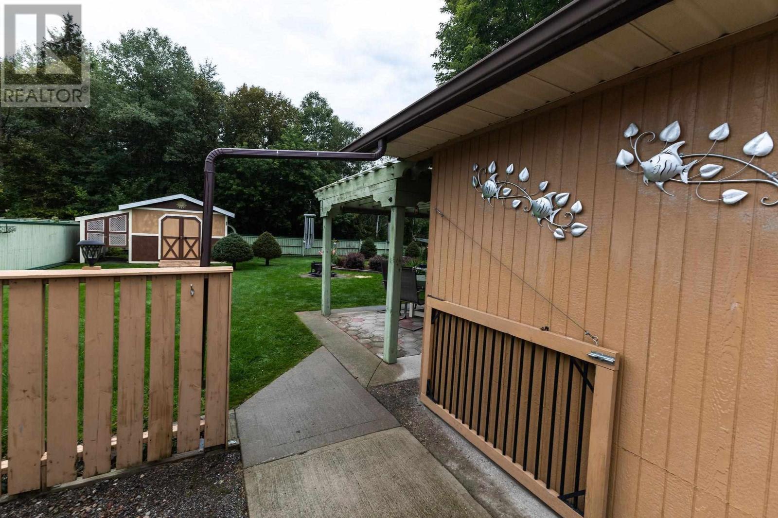 Photo 38 of 617 Boundary Rd, Sault Ste Marie ON