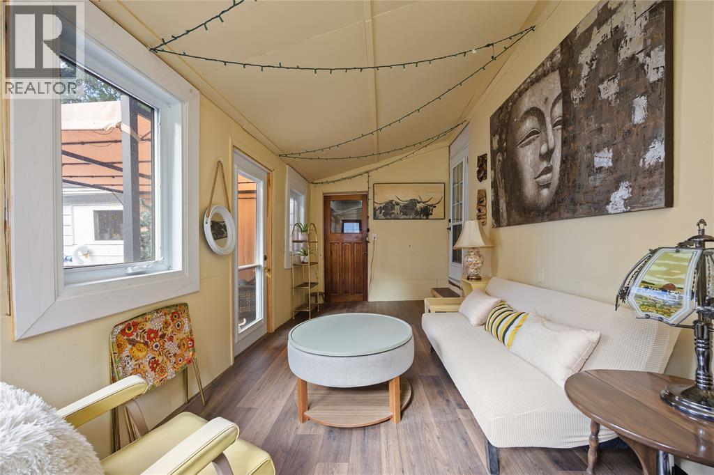 Photo 10 of 359 Maxwell Street, Sarnia ON