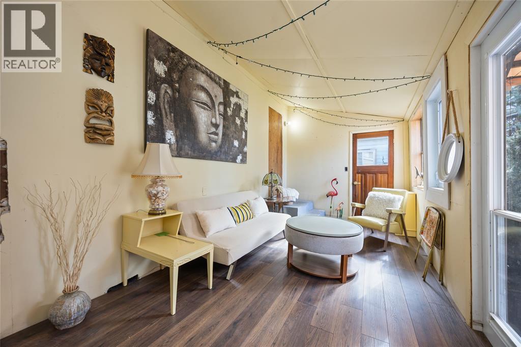 Photo 11 of 359 Maxwell Street, Sarnia ON