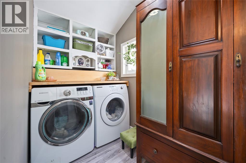 Photo 15 of 359 Maxwell Street, Sarnia ON