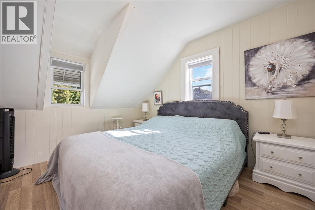 Photo 17 of 359 Maxwell Street, Sarnia ON