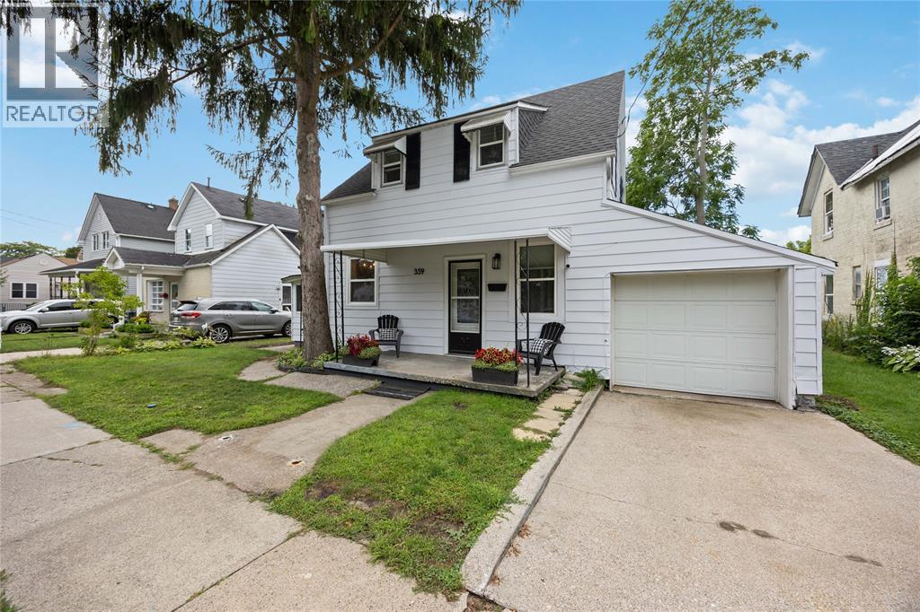 Photo 3 of 359 Maxwell Street, Sarnia ON