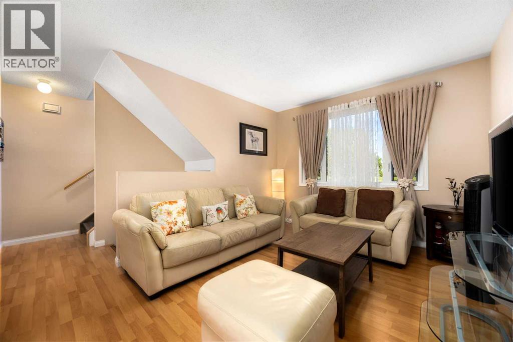 Photo 10 of 41 12 Templewood Drive Ne, Calgary AB