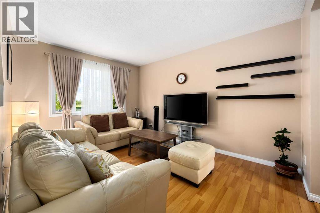Photo 8 of 41 12 Templewood Drive Ne, Calgary AB