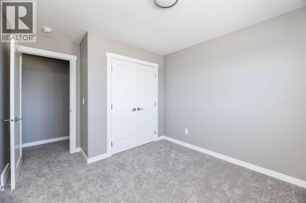 Single Family House for Sale in  Emmett Crescent Evergreen Red Deer 