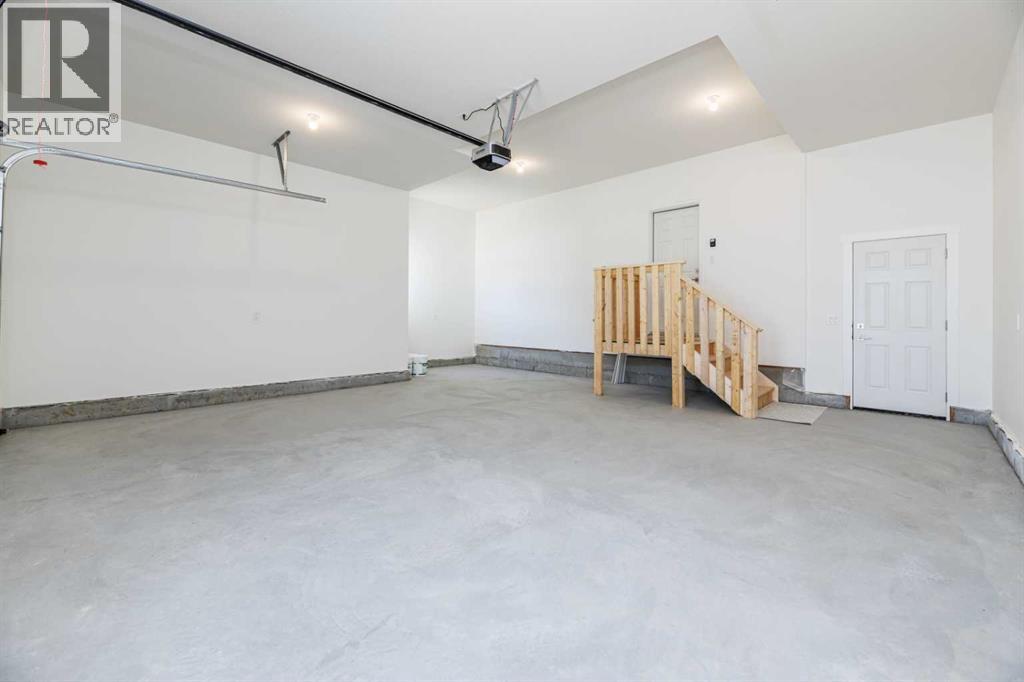 Single Family House for Sale in  Emmett Crescent Evergreen Red Deer 