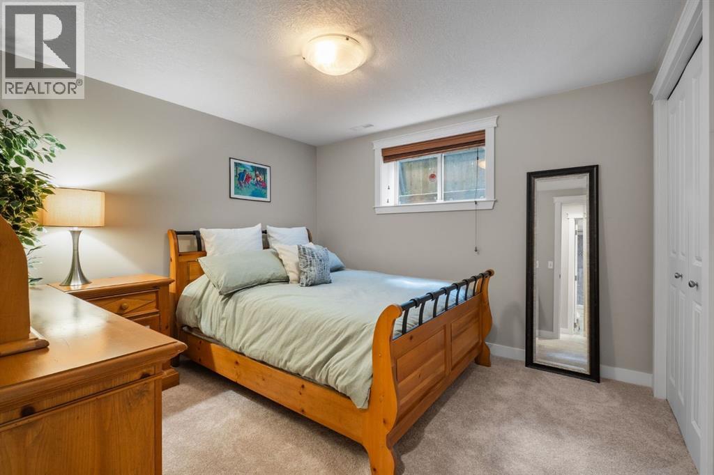 Photo 41 of 50 Glenfield Road Sw, Calgary AB