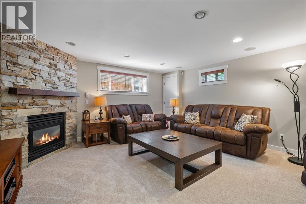 Photo 36 of 50 Glenfield Road Sw, Calgary AB
