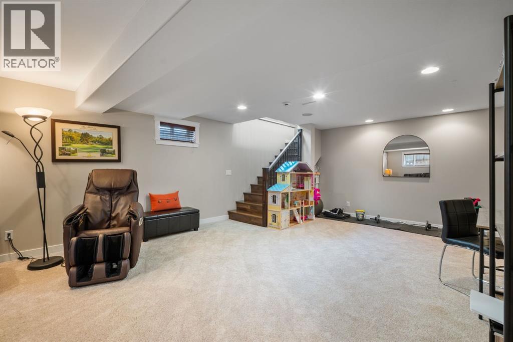 Photo 33 of 50 Glenfield Road Sw, Calgary AB