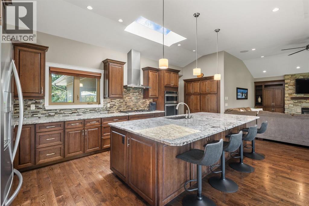 Photo 7 of 50 Glenfield Road Sw, Calgary AB